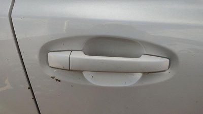 10-14 Legacy Outback Passenger Right Front Outside Door Handle 7J Satin White