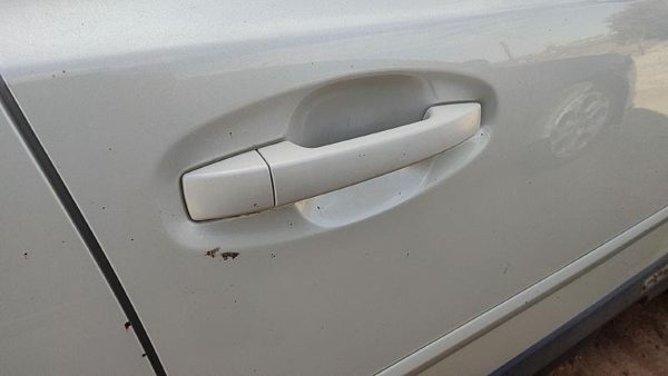 10-14 Legacy Outback Passenger Right Front Outside Door Handle 7J Satin White — photo 3