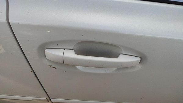 10-14 Legacy Outback Passenger Right Front Outside Door Handle 7J Satin White — photo 4