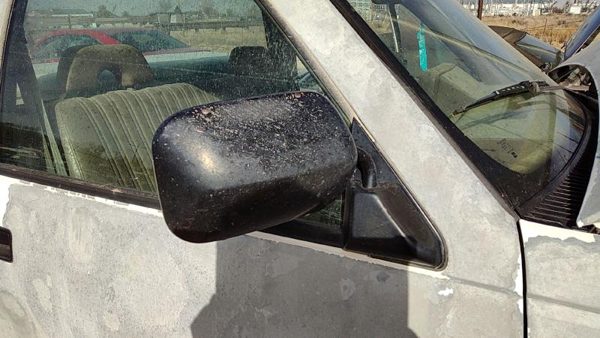 88-99 Chevy Silverado 1500 Passenger Right Manual Side Mirror Door Mounted White — photo 1