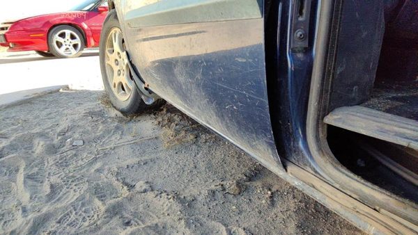 2001 Dodge Caravan Front Door LH Blue — photo 5