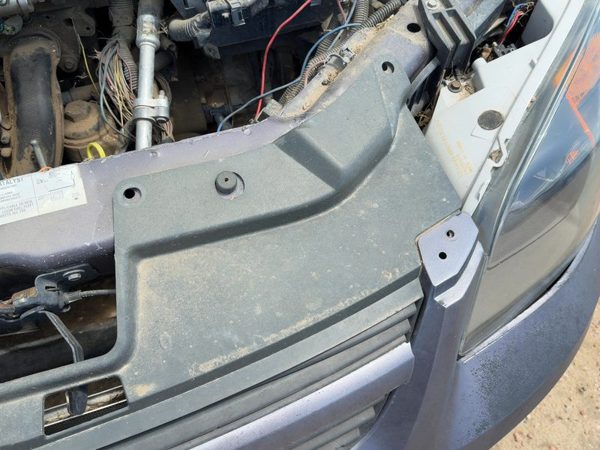 2005-2010 Chevy Cobalt Top Plastic Cover Above Radiator Support Sight Shield Oem — photo 6