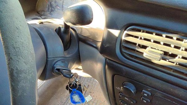 2000 Ford Taurus Steering Column Key — photo 3