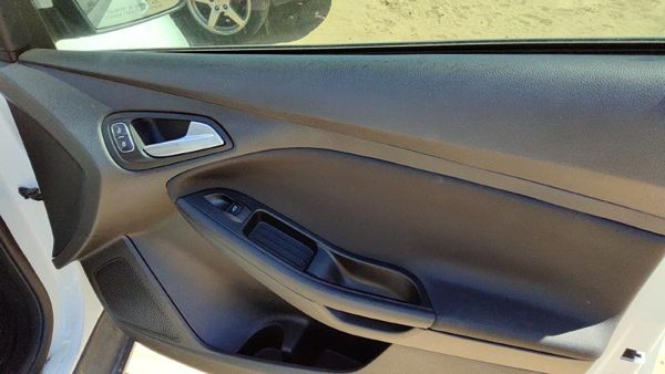 15-18 Ford Focus Passenger Right Front Door Trim Panel With Switches Black Yw — photo 3