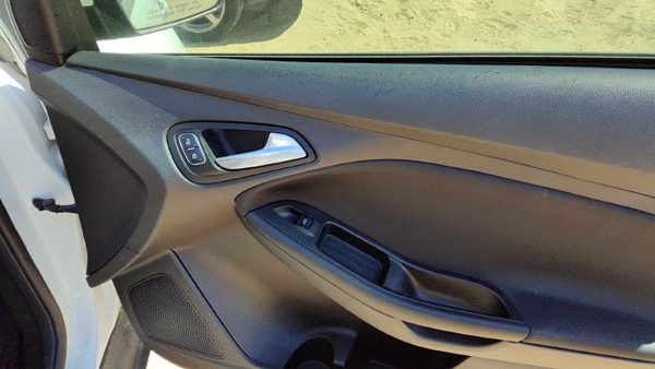 15-18 Ford Focus Passenger Right Front Door Trim Panel With Switches Black Yw — photo 4