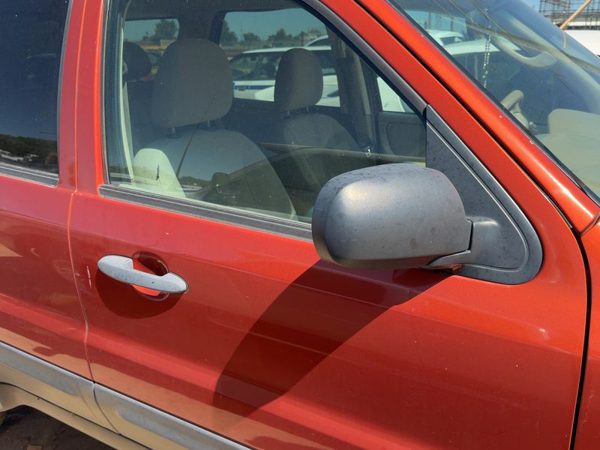 2006 Ford Escape Front Door RH Orange Gw — photo 3