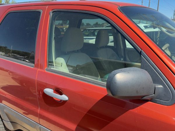 2006 Ford Escape Front Door RH Orange Gw — photo 5