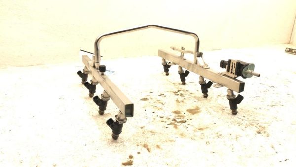 2011 GMC Sierra Misc Fuel Injection Parts 1500 Complete Rail With Injectors Set — photo 1