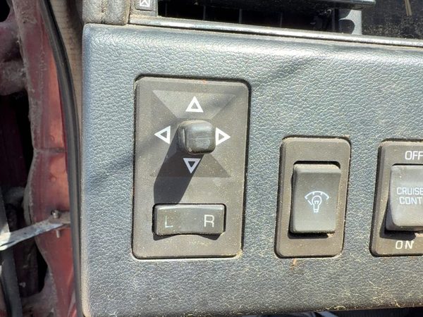 1985-1988 Nissan Maxima GXE Sedan Power Mirror Control Switch OEM 3.0L — photo 4