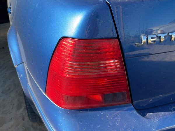 1999-2003 Vw Jetta Driver Left Tail Light Brake Lamp Oem Rear Sedan 1J5945111S — photo 2