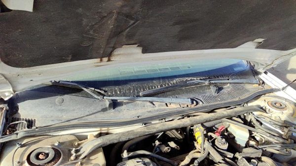 97-04 Buick Regal Windshield Wiper Cowl Vent Trim Panel Oem Cover — photo 3