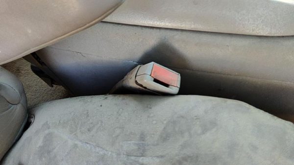 1992-1999 Gmc Yukon Passenger Right Front Seat Belt Buckle Receiver Oem Tan 522 — photo 2