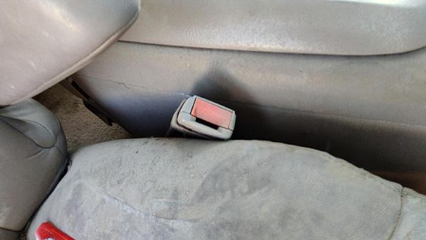 1992-1999 Gmc Yukon Passenger Right Front Seat Belt Buckle Receiver Oem Tan 522 — photo 4