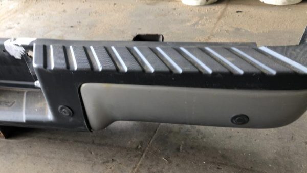 2014 Ford F-150 Rear Bumper Assembly Plastic Step Cracked — photo 6
