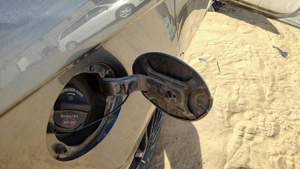 2008-2011 Ford Focus Fuel Tank Door With Hinge Gas Lid Oem Filler Sedan Gray Uj — photo 5