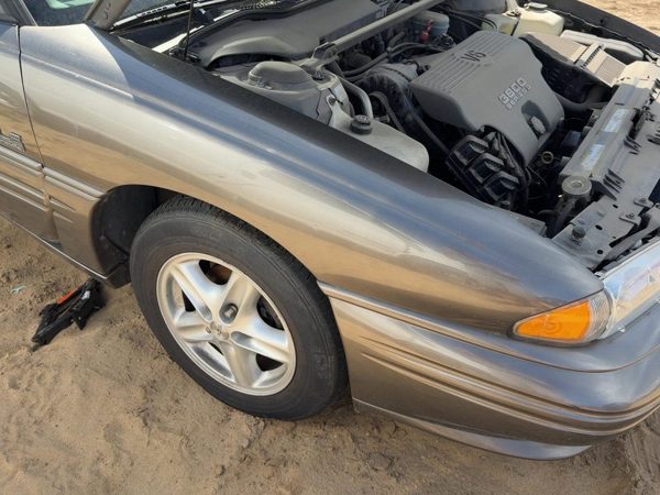 1996-1999 Pontiac Bonneville Passenger Right Front Fender Oem Gold 25664431 — photo 1