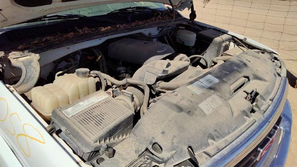 2005 GMC Sierra Oil Pan 6.0L — photo 2