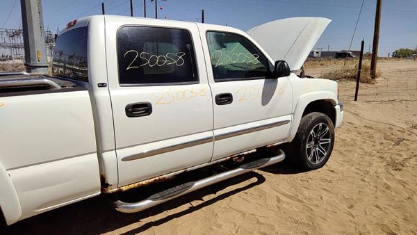2005 GMC Sierra Oil Pan 6.0L — photo 9