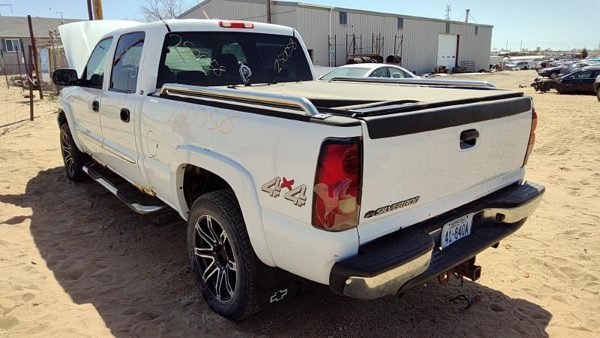 2005 GMC Sierra Oil Pan 6.0L — photo 7