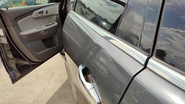 2010 Chevrolet Traverse Rear Door LH 57U 57U Cyber Gray — photo 3
