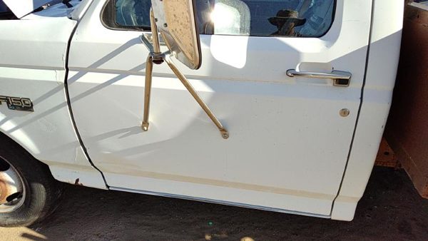 1996 Ford F350 Front Door LH White — photo 1