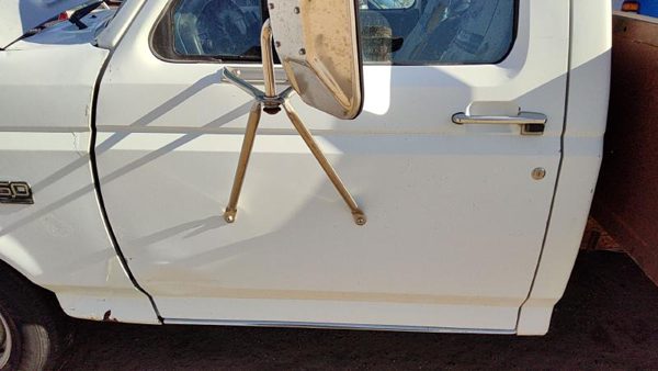 1996 Ford F350 Front Door LH White — photo 3
