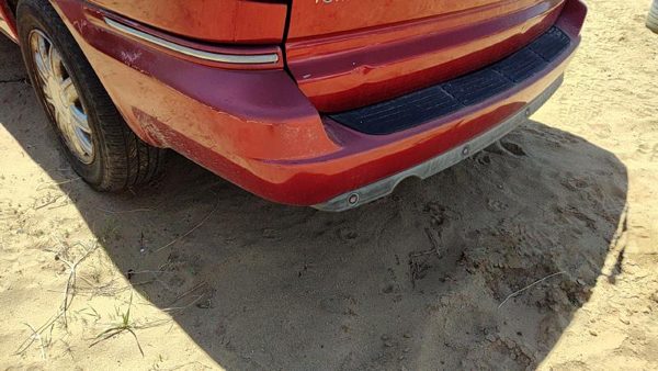 2005-2007 Chrysler Town Country Rear Bumper Cover Assembly Oem Back Red Prh — photo 4