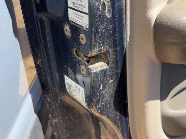 01 Pt Cruiser Driver Left Front Door Latch With Rods/Cables Oem With Power — photo 2