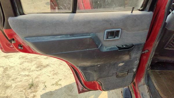 92-95 Nissan Pathfinder Driver Left Rear Door Trim Panel With Switches Back Gray — photo 2