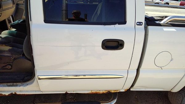 2005 GMC Sierra Rear Door LH White 50U — photo 2