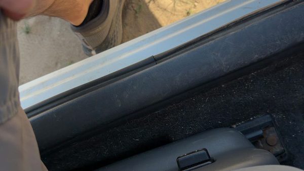 97-05 Buick Century Driver Left Lower Sill Step Moulding Trim Panel Oem Gray 93B — photo 2