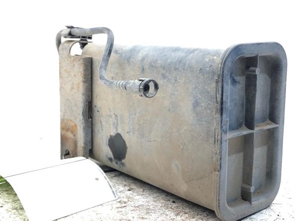 99-03 GMC Sierra 2500 FRONT OF FUEL TANK Fuel Vapor Canister Charcoal Housing — photo 5