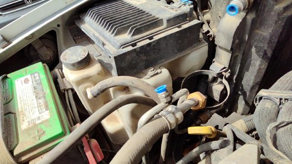 1999 Blazer S10/jimmy S15 Coolant Recovery Bottle S10 — photo 1