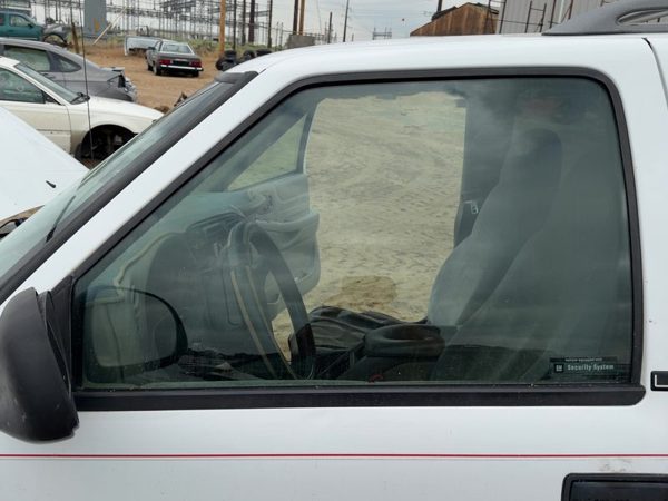 1995-2005 Chevy S10 Blazer Driver Left Front Side Window Door Glass Oem 15761466 — photo 1