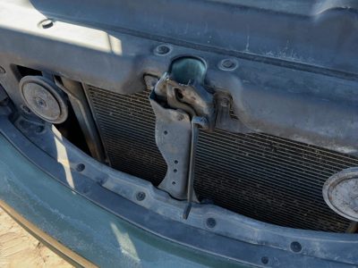 2003-2006 Kia Sorento Hood Latch Assembly With Bracket Oem 641003E100