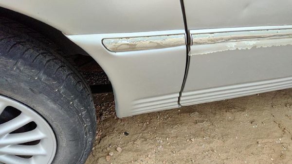 00 Chrysler Town & Country Passenger Right Rear Moulding On Quarter Panel Silver — photo 3