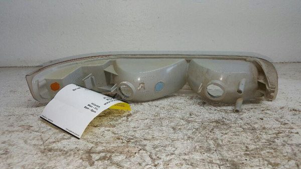 2002 Suburban 1500 Fog/mark/park/turn Light/lamp LH Driver Corner/park Light — photo 3