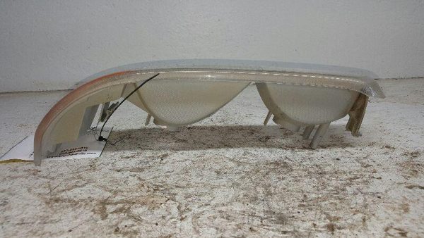 2002 Suburban 1500 Fog/mark/park/turn Light/lamp LH Driver Corner/park Light — photo 5