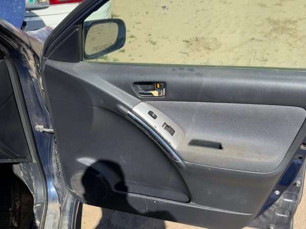 2005-2008 Toyota Matrix Xr Passenger Right Front Door Trim Panel With Switches — photo 6