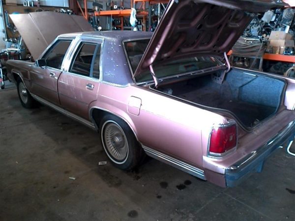 1991 Ford Crown Victoria — vehicle photo 5