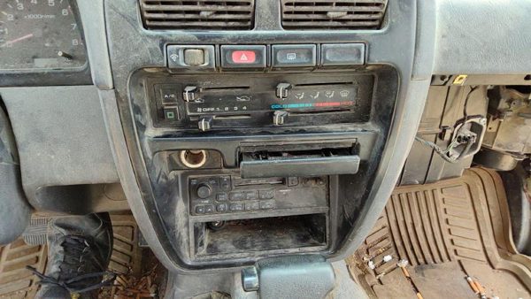 1994-1995 Nissan Pathfinder Trim Bezel Around Radio Surround Dash Panel Oem — photo 6