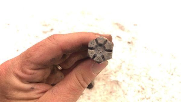 1999-2002 Ford F350 Super Duty AXLE TO HUB BOLTS Hardware Fact Rear Wheel Hub — photo 3