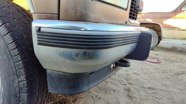 1992-1999 Chevy Suburban Front Bumper Assembly With Brackets Oem Chrome 15680830 — photo 8