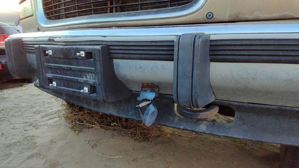 1992-1999 Chevy Suburban Front Bumper Assembly With Brackets Oem Chrome 15680830 — photo 4
