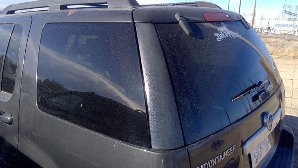06-10 Mercury Mountaineer Driver Left Rear Moulding On Quarter Panel Charcoal G5 — photo 4