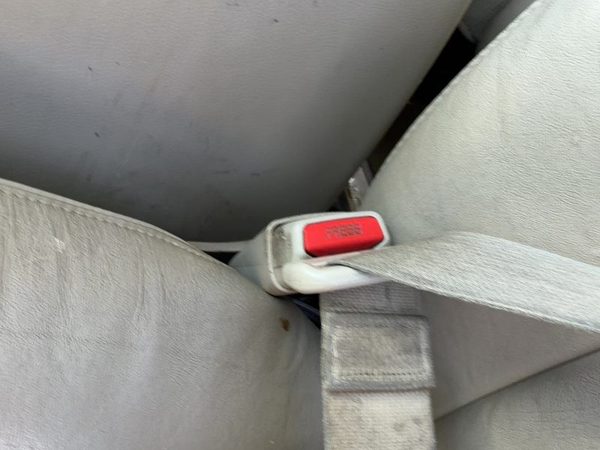 04-09 Dodge Durango Driver Left Front Seat Belt Buckle Receiver Oem Gray Hjj1 — photo 3