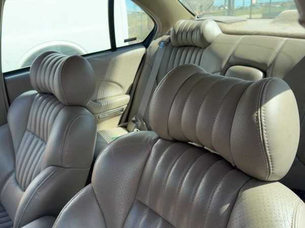 1999 Pontiac Bonneville Pair Of Front Headrests Oem Left Right Set Seat Tan — photo 2