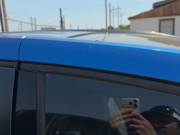 2002-2007 Saturn Vue Redline Passenger Right Front A-Pillar Molding Pacific Blue — photo 2