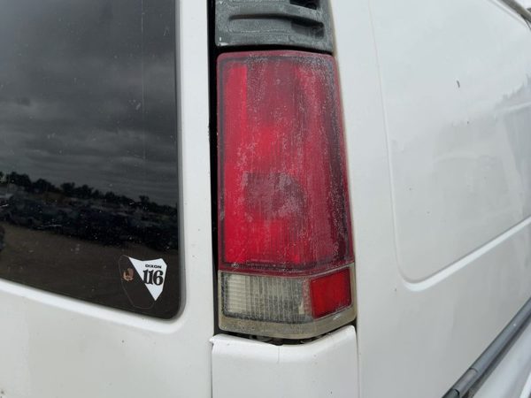 2000-2002 Chevy Express Van 2500 Passenger Right Tail Light Brake Lamp Oem Rear — photo 1