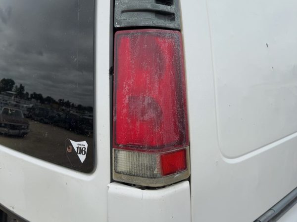 2000-2002 Chevy Express Van 2500 Passenger Right Tail Light Brake Lamp Oem Rear — photo 3